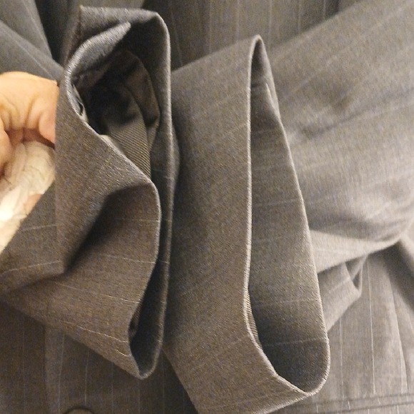 Oscar de la Renta Charcoal Pinstripe Suit Jacket And Pants - Picture 4 of 14